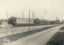 407010 Gezicht op de N.V. Nederlandse Staalfabrieken DEMKA voorheen J.M. de Muinck Keizer (Havenweg 7) te Zuilen vanaf ...